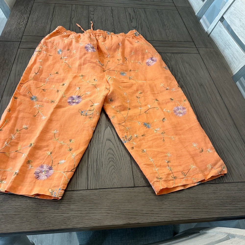 Embroidered linen capris